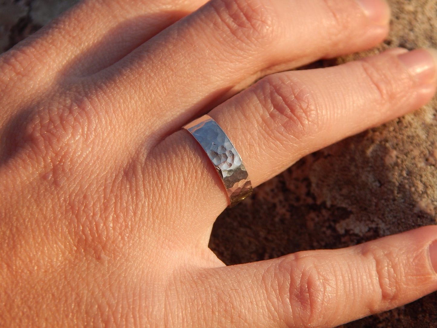 ANILLO AMARTILLADO