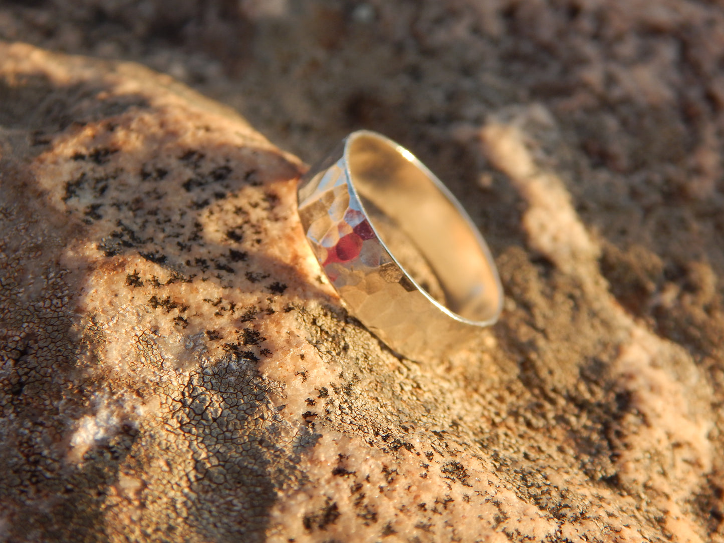 ANILLO AMARTILLADO