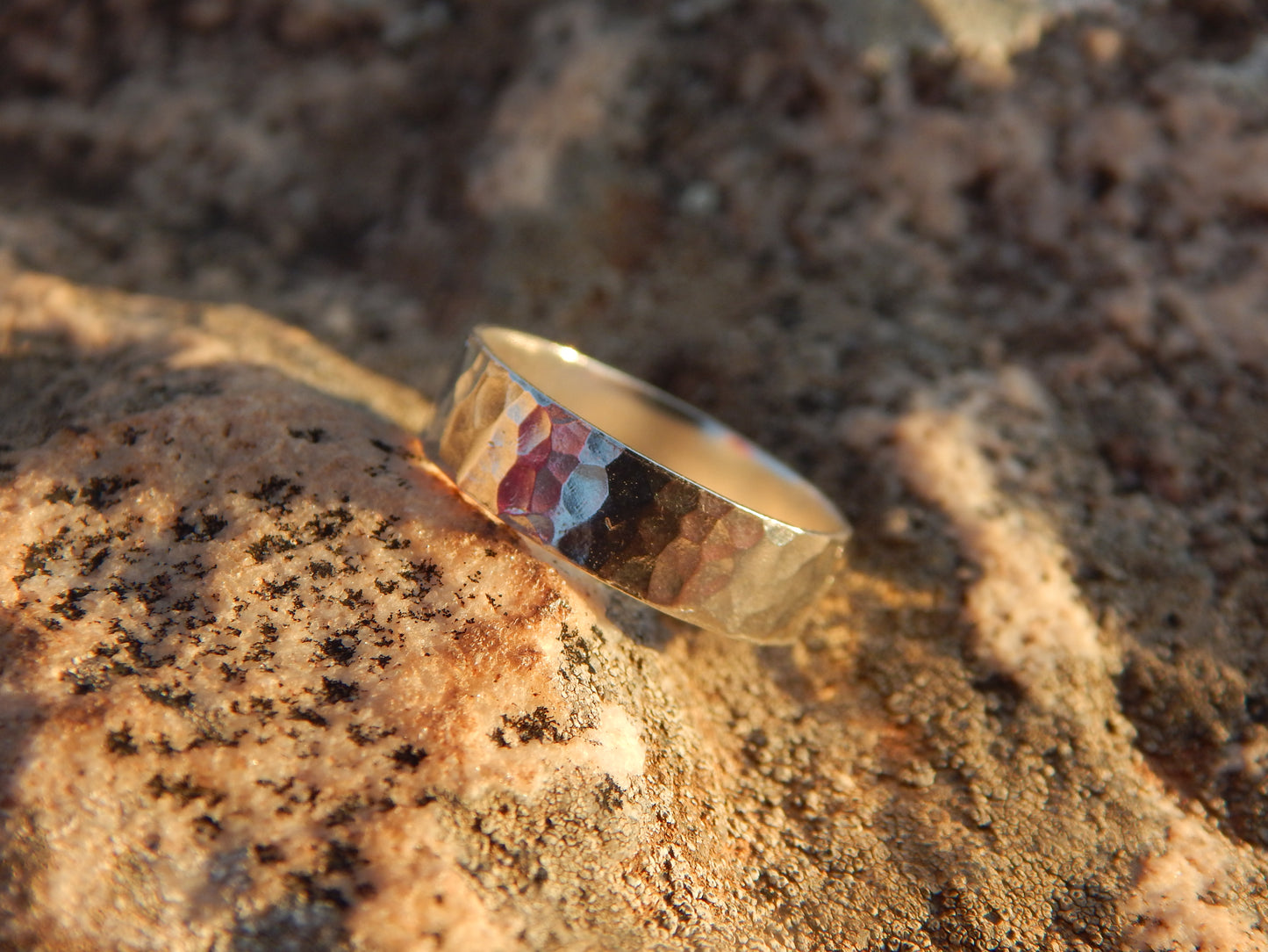 ANILLO AMARTILLADO